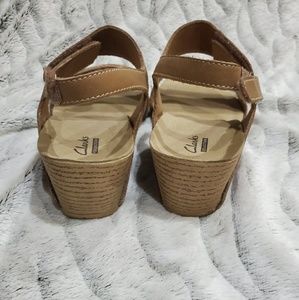 clarks alto anthem wedge sandals